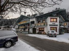 Gasthof Hauserwirt, отель типа «постель и завтрак» в городе Вёргль