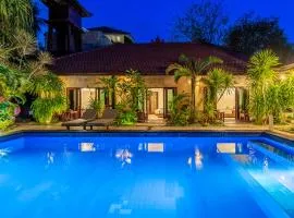 Senang Luxury Villa