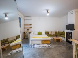 Γκαρσονιέρα #1, cheap hotel in Heraklio