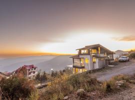 Hostie Imperial Chalet-3 BHK Mountain Villa, Chail, hotel in Shimla