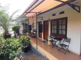 OYO 93358 Sukamulya Homestay