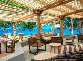 Sheraton New Caledonia Deva Spa & Golf Resort, hotel en Bourail