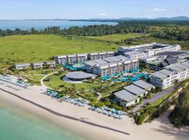 Le Meridien Khao Lak Resort & Spa, хотел в Као Лак