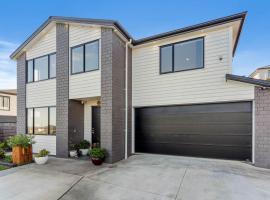 Extra-Large Brand-New House 8 Bedrooms 6 Bathrooms, hytte i Auckland