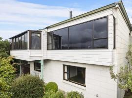 Large 6BR House South Auckland, cheap hotel in Auckland