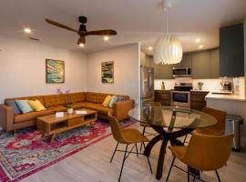 NEW Stylish & Cozy Dune Daisy near Beach & Flagler: New Smyrna Beach şehrinde bir kulübe