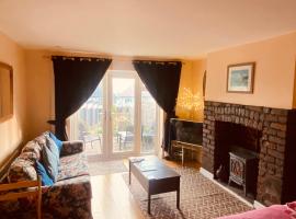 Ground Floor - view of Lighthouse, Garden and Parking, hotel v destinaci Swansea