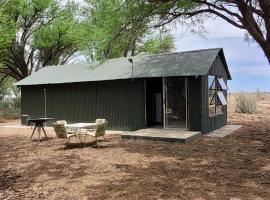 Soetdorings Farmstay Karoo Chalet, hôtel à Beaufort West