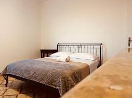 Roseto in collina, hotel with parking in Cologna