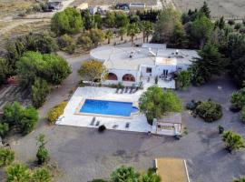 Cortijo Oro Verde B&B, country house in Tabernas