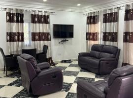 Yamzo's Apartments, מלון זול בBrufut Manjago