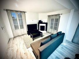 Appartement duplex à Chantilly centre, cheap hotel in Chantilly
