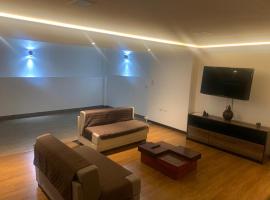 Departamento nuevo, elegante y muy cómodo. อพาร์ตเมนต์ในโลจา