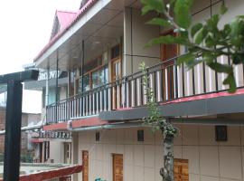 THE GROOVE GARDEN DHANOLTi, Bed & Breakfast in Dhanaulti