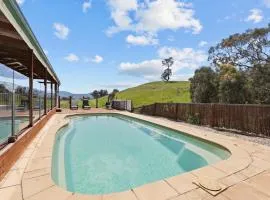 Mansfield Hideaway - Sleeps 10