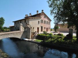 Country House Casco Dell'Acqua, отель в Треви