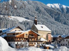 Luxury Larch Loft, skihotel i Tesido