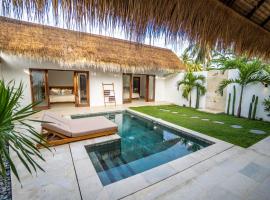 Palm Merah Villas - Private pool, hotell i Selong Belanak