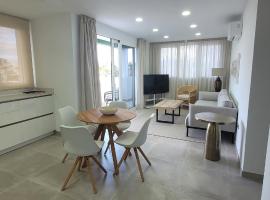 Sabbia Suites Blue, παραλιακό ξενοδοχείο σε Costa Teguise