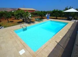 Belvilla by OYO holiday home with private pool