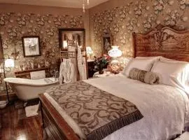 The Queen, A Victorian Bed & Breakfast