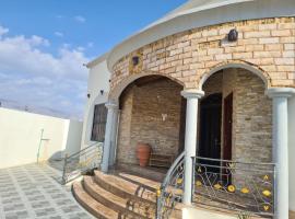 Mountain Balcony House, vila v destinaci Nazvá