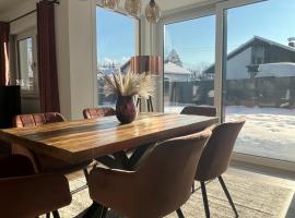 Luxurious apartment with garden, hotell i Prien am Chiemsee
