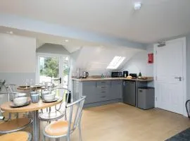 Pass the Keys Modern en-suite room in country PubRestaurant 3