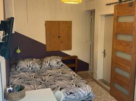 Le Nid Castries - Charmant logement complet et équipé Centre Castries proche Montpellier, Bed & Breakfast in Castries