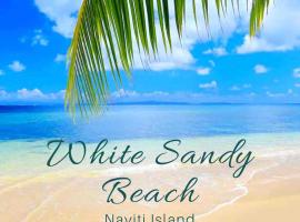 White Sandy Beach-Best Manta Snorkeling, hotel in Naviti Island