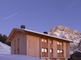 Ciasa Plandros Apartments, hotel in La Valle