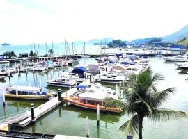 Cobertura frente mar , um andar , na Marina Piratas com estacionamento gratuito