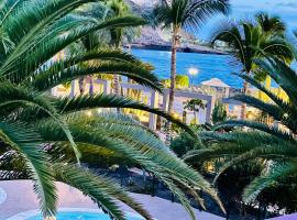 MODERN DUPLEX 50m FROM THE BEACH, hotel in Playa del Cura