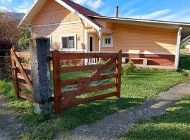 Casa en Villa García, cerca de Melipeuco y Cunco, casa de férias em Cunco