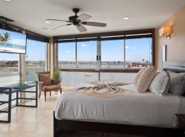 Stunning Bayfront condo with gorgeous views, garage, massive roof deck & AC - dogs welcome!, căn hộ chung cư cao cấp ở San Diego