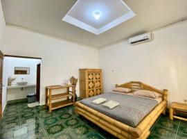 Duyung Rooms & Resto Gerupuk, room in Bumbang