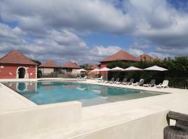 Résidence Claire Rive, hotel with pools in Prayssac