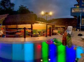 Pousada &Aacute;gua Marinha-Familias & Pets, hotell i Angra dos Reis