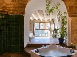 Casa rural Vall de Gallinera con Chimenea, piscina y jacuzzi DIANIA