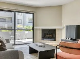 Burbank 2BR w BBQ Gym Pool nr TJ WF LAX-818