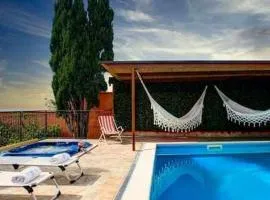 Villa de Flores Country Style Villa With Pool