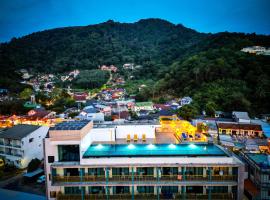 Dome Kata Resort, hotell i Kata Beach