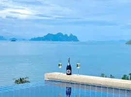 Stunning 5 bedrooms Villa with Panoramic Sea View