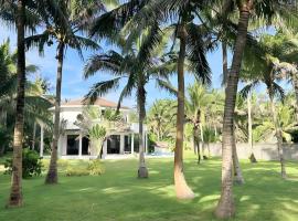 Luxury Villa: Private Pool & Beach Retreat、ボラカイのコテージ