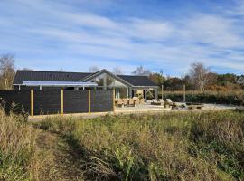 Holiday Home Grep - 800m from the sea in NE Jutland by Interhome, hotel with parking in Strandby