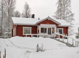 Holiday Home Käpälämäki by Interhome, hotel sa parkingom u gradu Raanujärvi
