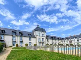 Apartment Le Château de Kergonano-7 by Interhome