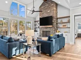 Lakeside Haven with Gourmet Kitchen