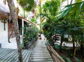 Hotel Cormoran Tulum & Cenote, מלון ליד ססיאק, טולום