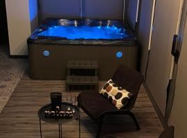 PAUSE NATURE SORBAIS g&icirc;te 2 personnes avec grand SPA privatif, STREAMING et arriv&eacute;e autonome, h&ocirc;tel spa &agrave; Sorbais